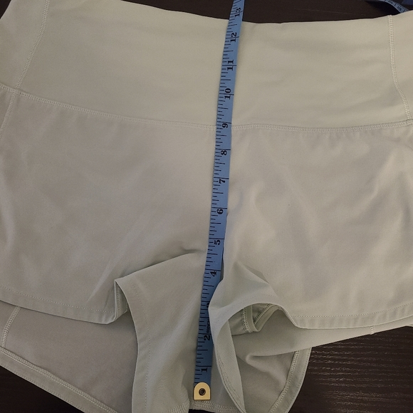 EUC Lululemon Speed Short in Sea Mist Sz 6 - Picture 8 of 10